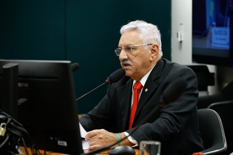 Bosco Costa recomendou a aprovação do projeto, com mudanças - (Foto: Elaine Menke/Câmara dos Deputados)