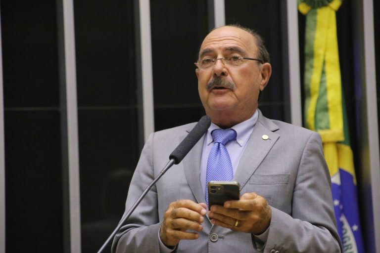 Calil: informações auxiliam elaboração de políticas públicas melhores - (Foto: Paulo Sérgio/Câmara dos Deputados)