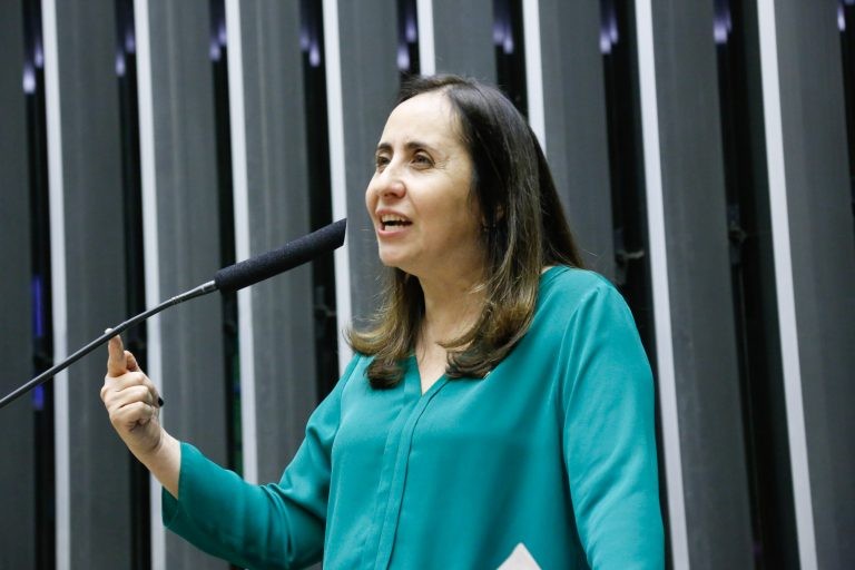 Adriana Ventura: carteiras de motoristas são comercializadas em troca de propina de R$ 1 mil - (Foto: Elaine Menke/Câmara do Deputados)