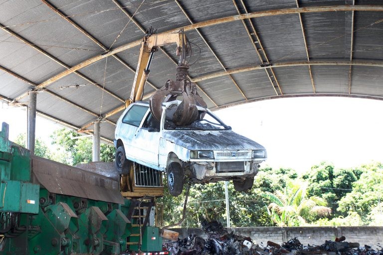 Apenas 1,5% dos veículos sucateados são enviados para reciclagem no País atualmente - (Foto: Governo do Rio de Janeiro)