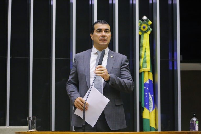 Luis Miranda recomendou a aprovação da proposta - (Foto: Paulo Sérgio/Câmara dos Deputados)