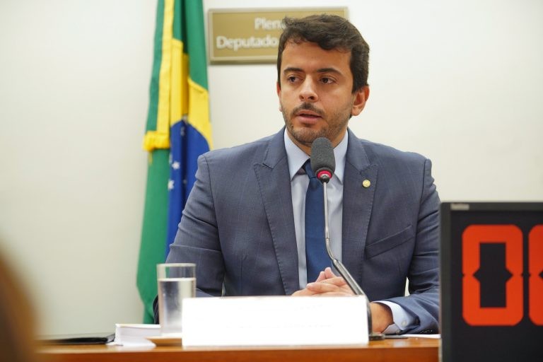 O autor da proposta, deputado Pinheirinho - (Foto: Pablo Valadares / Câmara dos Deputados)