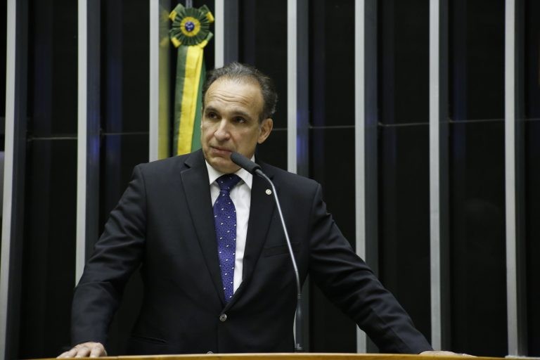 Hugo Leal, autor da proposta - (Foto: Elaine Menke/Câmara dos Deputados)