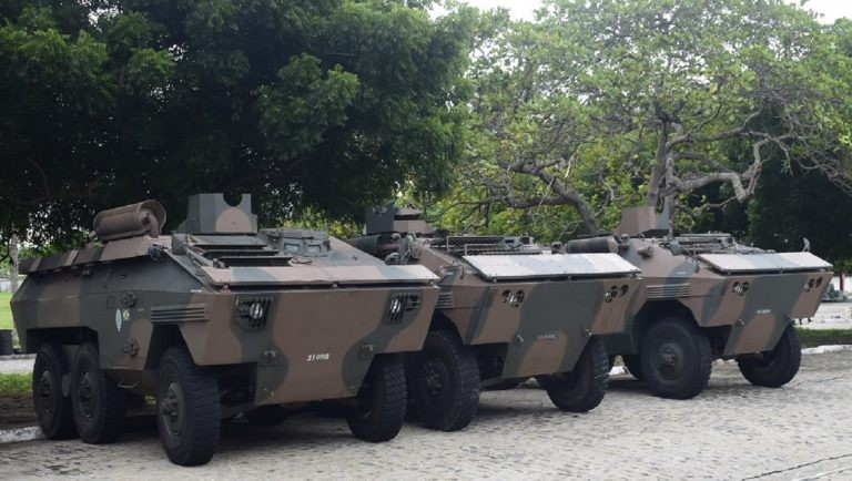 Viaturas Blindadas de Transporte de Pessoal - VBTP EE-11 (Urutu) - (Foto: Exército Brasileiro)