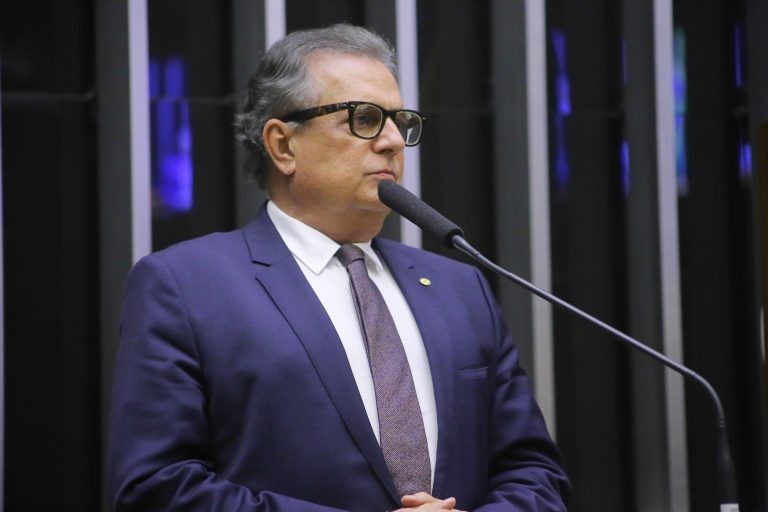 Flávio Nogueira: medida permitirá ao consumidor efetuar o planejamento orçamentário - (Foto: Paulo Sérgio/Câmara dos Deputados)