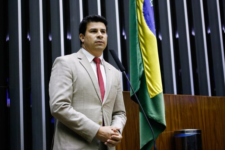 Carlos Veras considera que a proposta dá maior celeridade às decisões públicas - (Foto: Elaine Menke/Câmara do Deputados)