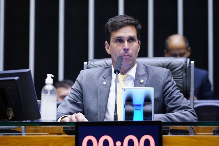 Luiz Lima, relator da proposta - (Foto: Pablo Valadares/Câmara dos Deputados)