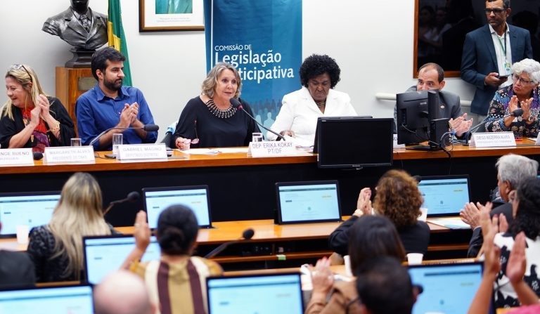 Comissão vai pedir a aprovação de PEC que garanta recursos para o Suas - (Foto: Pablo Valadares/ Câmara dos Deputados)