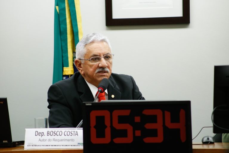 O relator, deputado Bosco Costa, recomendou a aprovação do projeto - (Foto: Elaine Menke/Câmara dos Deputados)