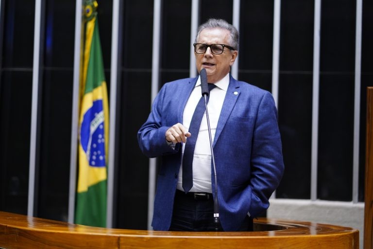 Figueiredo: desigualdade é resultado de leis que restringiram esportes femininos por muito tempo - (Foto: Pablo Valadares/Câmara dos Deputados)