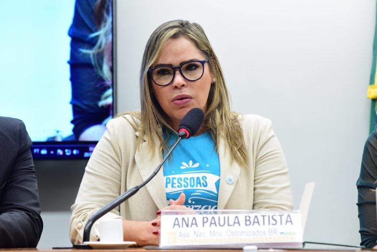 Ana Paula criticou a falta de acolhimento no SUS - (Foto: Cleia Viana/ Câmara dos Deputados.)
