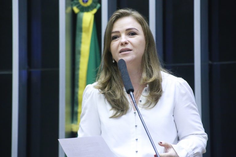 Leandre: há empresários que se aproveitam da fragilidade dos jovens para potencializar seus lucros - (Foto: Paulo Sérgio/Câmara dos Deputados)