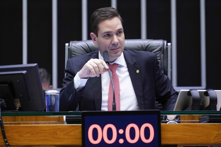 O relator, deputado Eduardo Bismarck, recomendou a aprovação da proposta - (Foto: Pablo Valadares/Câmara dos Deputados)