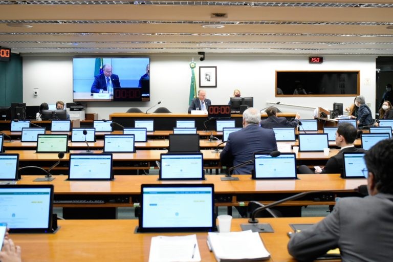 Deputados reunidos no Conselho de Ética - (Foto: Alan Rones/Câmara dos Deputados)