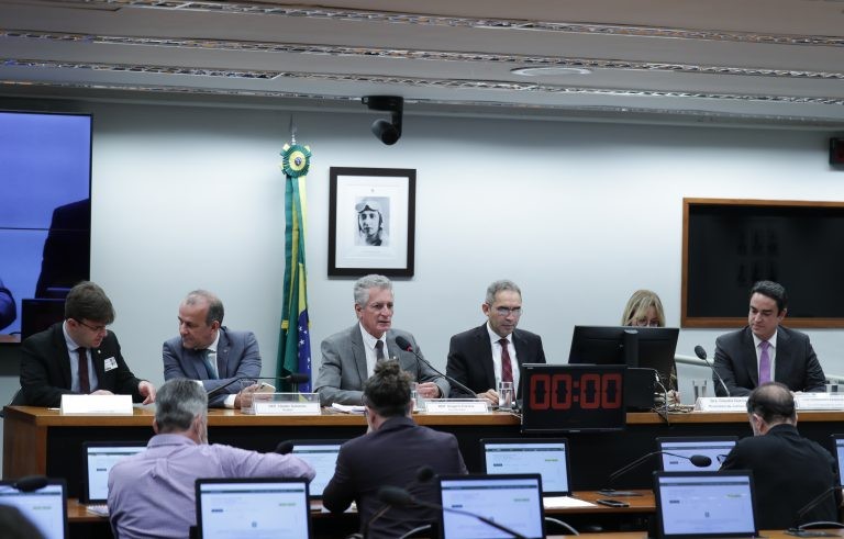 Comissão vai levar proposta ao grupo de transição do novo governo - (Foto: Bruno Spada/Câmara dos Deputados)