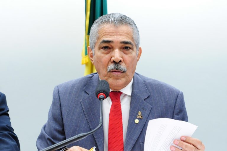 Monteiro: os trabalhadores não podem ficar desprotegidos por eventos imprevisíveis - (Foto: Billy Boss/Câmara dos Deputados)