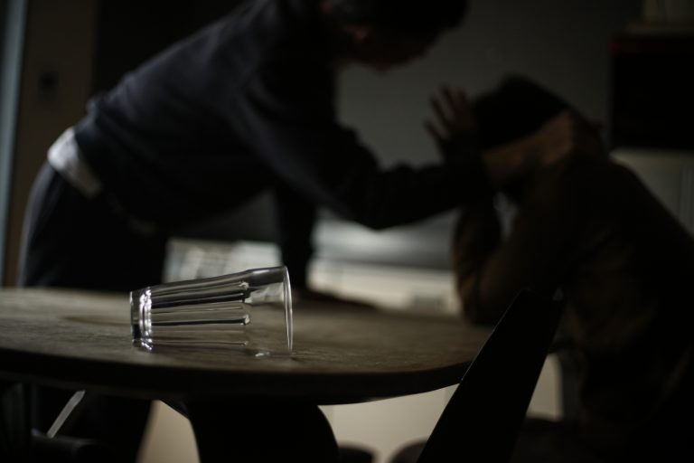 Em 2021 uma mulher foi assassinada a cada sete horas no Brasil - (Foto: Depositphotos)