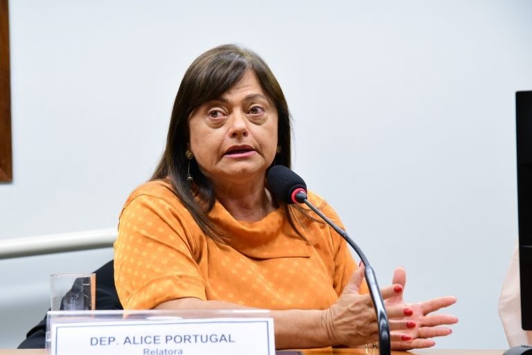Para Alice Portugal, há tempo para o Congresso aprovar a PEC ainda neste ano - (Foto: Cleia Viana/Câmara dos Deputados)