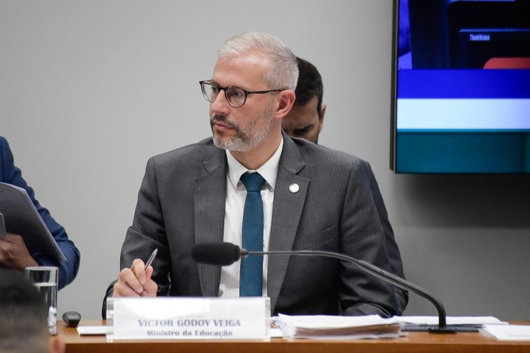 Victor Godoy: Precisamos rediscutir o financiamento da educação no Brasil - (Foto: Alan Rones/Câmara dos Deputados)