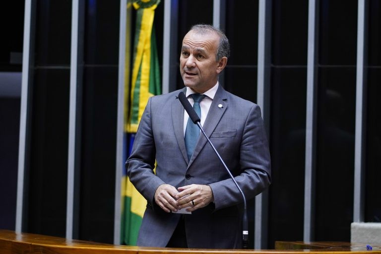 Helder Salomão: proposta permite acesso a dados sobre lucros de grandes empresas - (Foto: Pablo Valadares/Câmara dos Deputados)