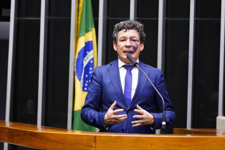 Lopes: defesa da liberdade de consciência, de opinião política e de atuação sindical - (Foto: Pablo Valadares/ Câmara dos Deputados)