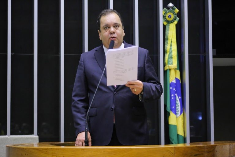 O autor da proposta, deputado Elmar Nascimento - (Foto: Michel Jesus/Câmara dos Deputados)