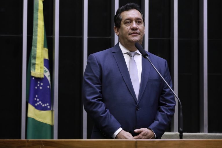 Severino: Não se pode simplesmente colocar o estudante com deficiência na escola - (Foto: Acervo Câmara dos Deputados)