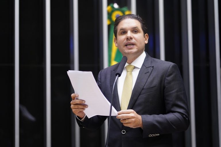 Motta quer minimizar polarização política e construir realidade melhor para a população - (Foto: Pablo Valadares/Câmara dos Deputados)