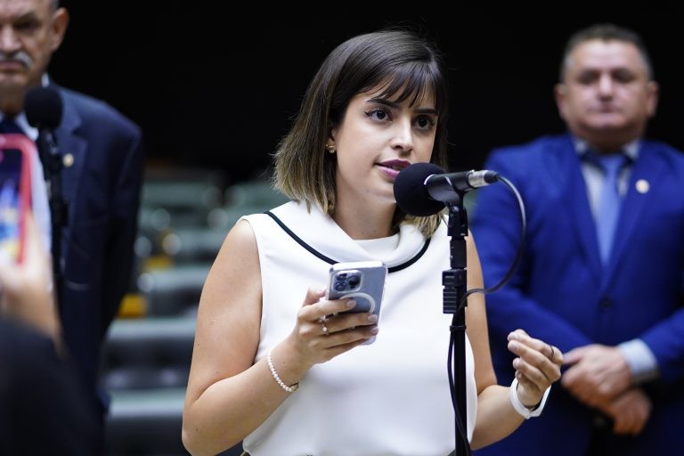 Tabata Amaral, autora do projeto de lei - (Foto: Pablo Valadares/Câmara dos Deputados)