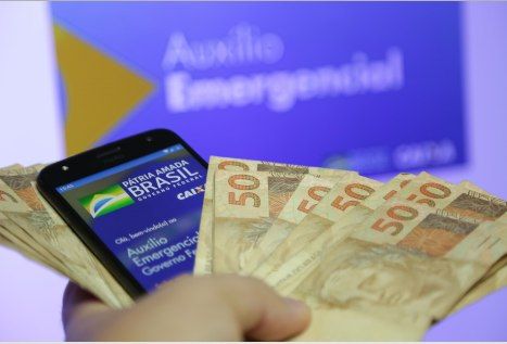Auxílio emergencial deve retornar a partir de março - (Foto: LUIS LIMA JR/FUTURA PRESS/ESTADÃO CONTEÚDO - 26/01/2021)