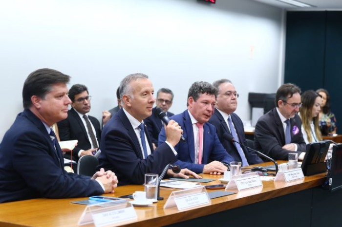 Aguinaldo Ribeiro já admite propor mudanças nos impostos sobre patrimônio - (Foto: Vinicius Loures/Câmara dos Deputados)