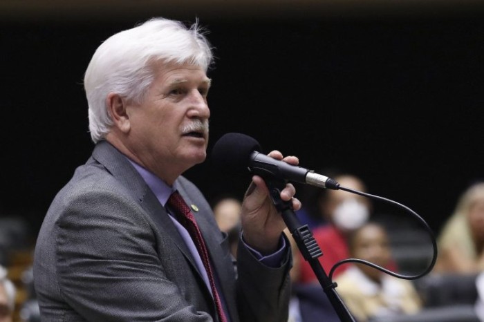 Airton Faleiro: entre as prioridades está a política para atualização do salário mínimo - (Foto: Bruno Spada/Câmara dos Deputados)