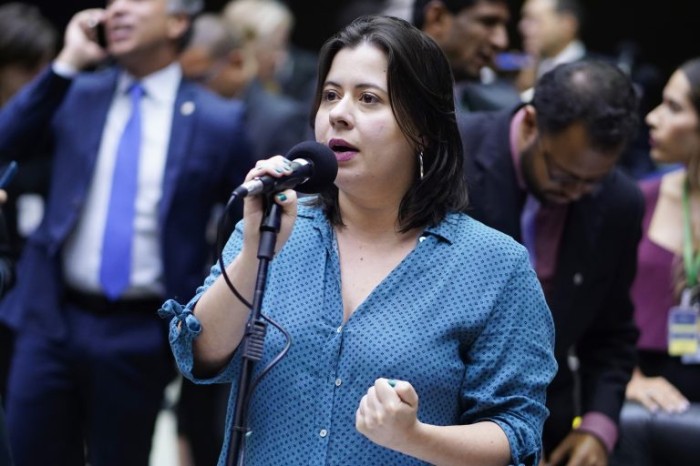 Deputada Sâmia Bomfim, a primeira signatária da proposta - (Foto: Pablo Valadares/Câmara dos Deputados)