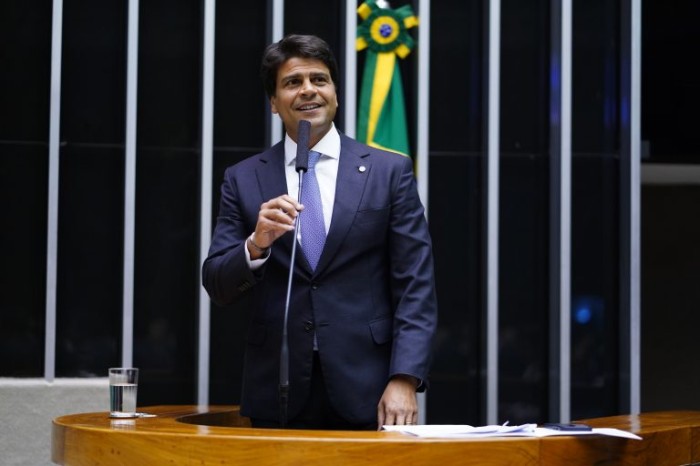 O autor da proposta, deputado Pedro Paulo - (Foto: Pablo Valadares/Câmara dos Deputados)