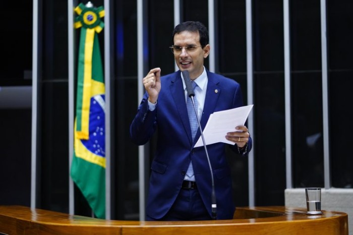 O autor da proposta, deputado Léo Prates - (Foto: Pablo Valadares/Câmara dos Deputados)