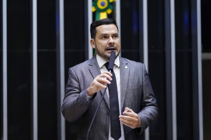 Capitão Alberto Neto, autor do projeto de lei - (Foto: Pablo Valadares/Câmara dos Deputados)