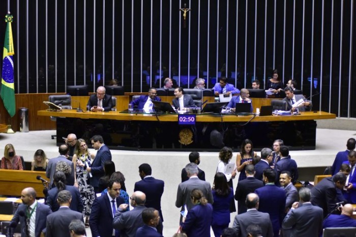 Deputados analisam propostas em sessão do Plenário - (Foto: Zeca Ribeiro/Câmara dos Deputados)