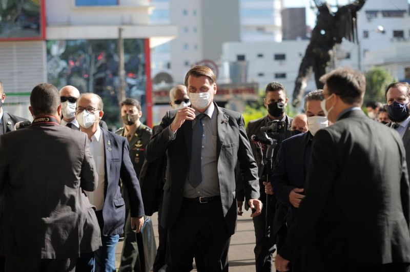  Bolsonaro em visita ao Centro Avançado de Atendimento a Covid em Chapecó (SC) - (Foto: TARLA WOLSKI/Estadão Conteúdo - 07.04.2021)