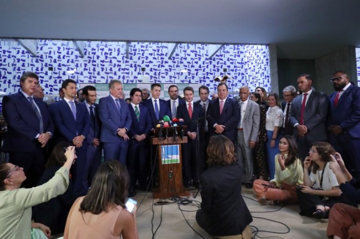 Líderes partidários anunciam a criação do novo bloco - (Foto: Bruno Spada/Câmara dos Deputados)