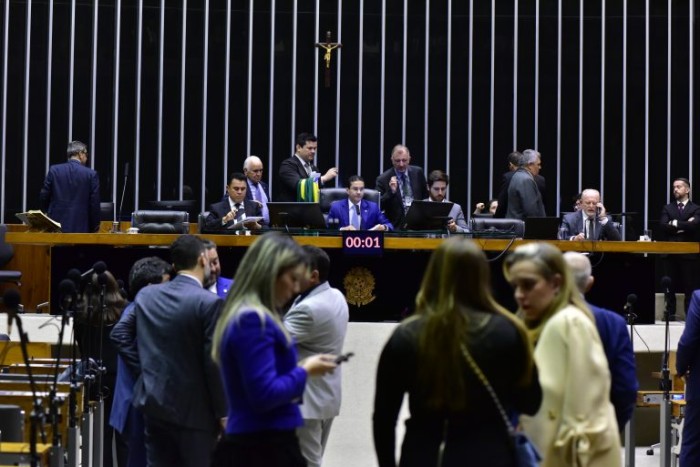 Deputados em sessão do Plenário - (Foto: Zeca Ribeiro/Câmara dos Deputados)