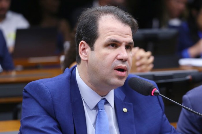 Aureo Ribeiro solicitou o debate na comissão - (Foto: Vinicius Loures/Câmara dos Deputados)