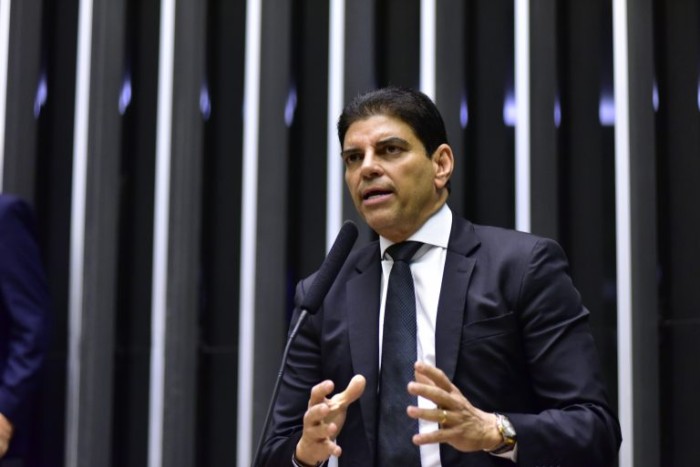 Claudio Cajado: medida serve para compensar perdas com desoneração dos combustíveis - (Foto: Zeca Ribeiro/Câmara dos Deputados)