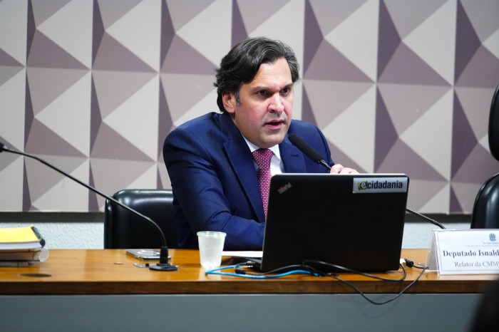 O relator Isnaldo Bulhões Jr. disse que o texto foi 