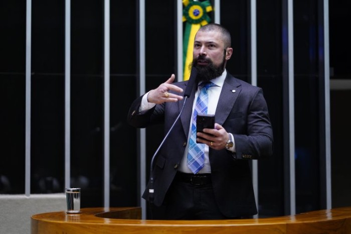 Bilynskyj: incluir a vedação na lei evita dúvidas - (Foto: Pablo Valadares/Câmara dos Deputados)
