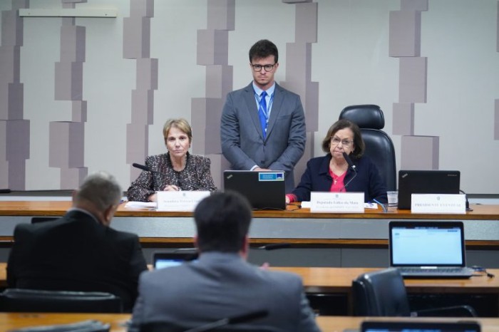 Reunião da comissão mista - (Foto: Pablo Valadares / Câmara dos Deputados)