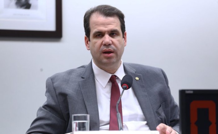 Aureo Ribeiro recomendou a aprovação da proposta - (Foto: Vinicius Loures/Câmara dos Deputados)
