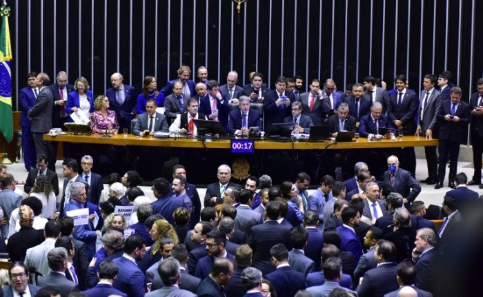 Lei complementar vai regular regimes diferenciados de tributação - (Foto: Zeca Ribeiro/Câmara dos Deputados)