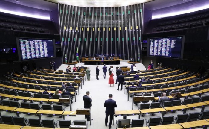 Deputados na sessão do Plenário da Câmara - (Foto: Bruno Spada/Câmara dos Deputados)