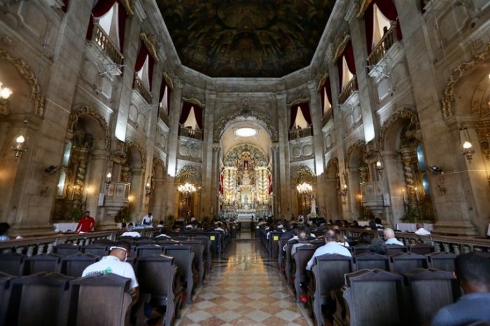 Deputados ressaltaram que o líder religioso exerce suas atividades em prol da fé - (Foto: Paula Fróes/GOVBA)
