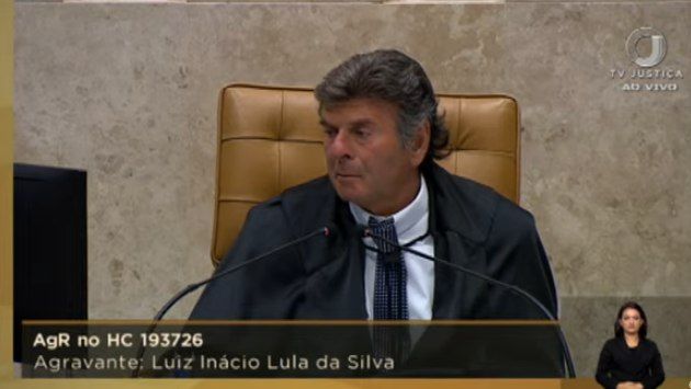 O presidente do Supremo, Luiz Fux, durante o julgamento do caso Lula nesta quinta-feira (22) - (Foto: Reprodução)